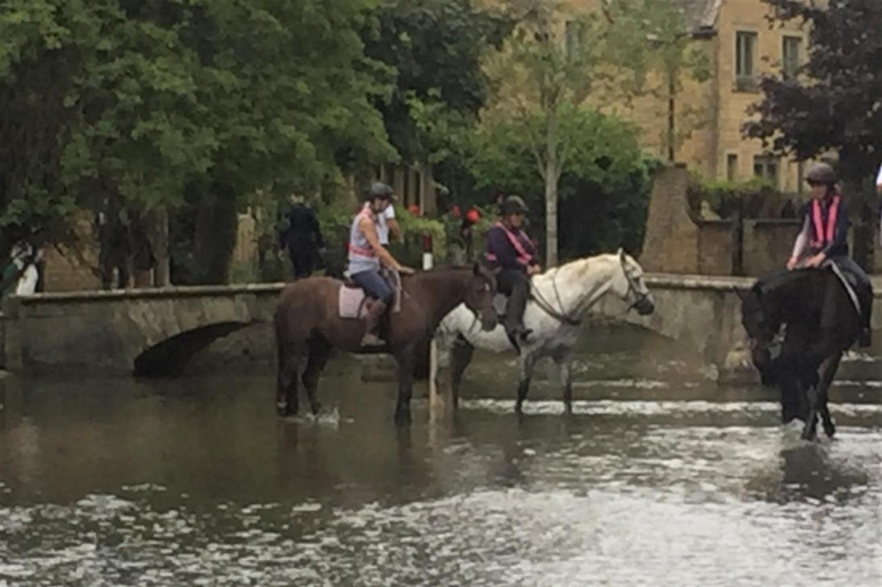 Coombe House Hotel Bourton-on-the-Water Bagian luar foto